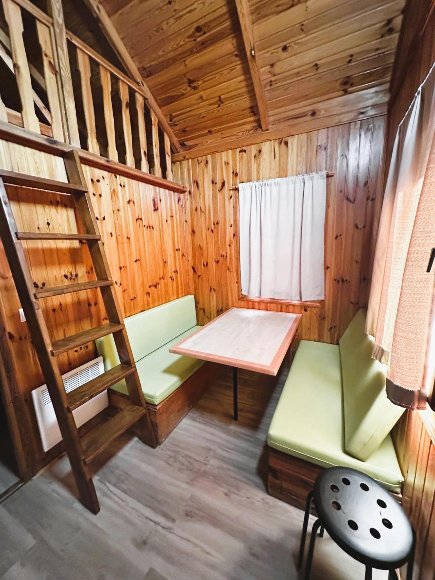Camping Riera Merles Borreda ภายนอก รูปภาพ