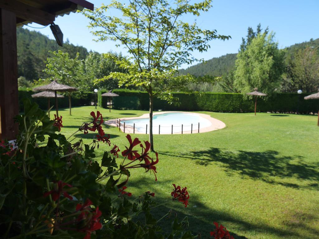 Camping Riera Merles Borreda ภายนอก รูปภาพ
